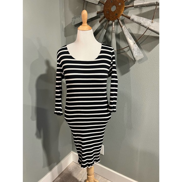 torrid Dresses & Skirts - Torrid Black & White Striped Bodycon Dress
